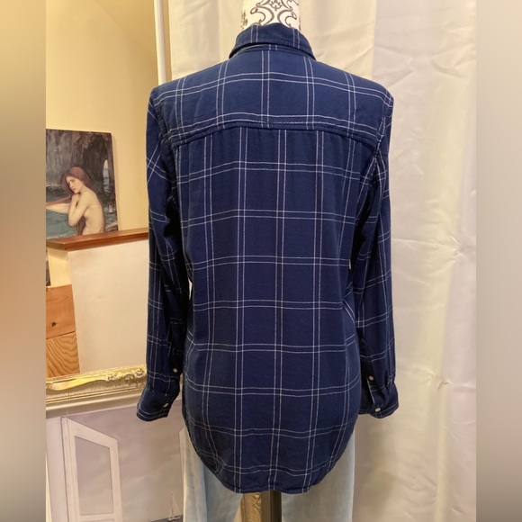 GAP Long Sleeve, Navy/White Plaid, Button Down Shirt (Medium) - Picture 5 of 7